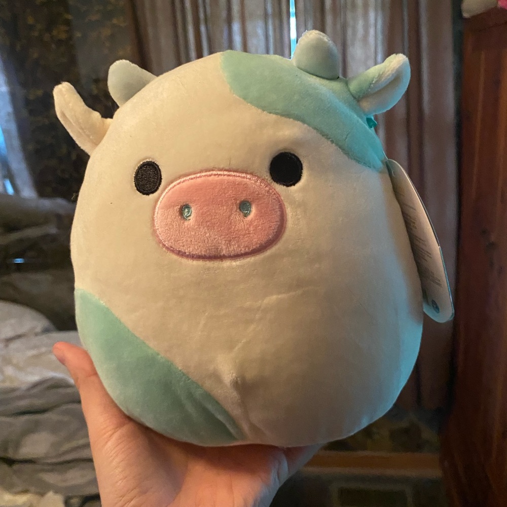 Belana the cow Squishmallow